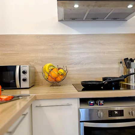 Apartamento Augustin Haussmannien - Hyper Centre, Balcon, Vue Parc, Climatisation&parking Privé Béziers