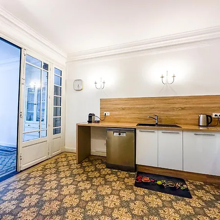 Augustin Haussmannien - Hyper Centre, Balcon, Vue Parc, Climatisation&parking Privé * Béziers
